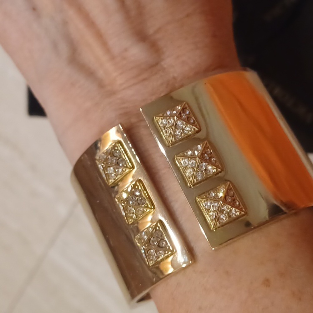 Victoria's Secret Vintage SCANDALOUS Rhinestone Pyramid Hinged Cuff Bracelet - Picture 5 of 8
